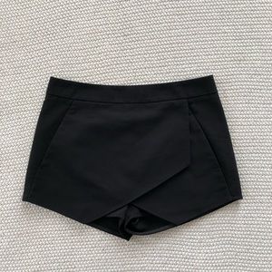 Express Black Triangle Skort